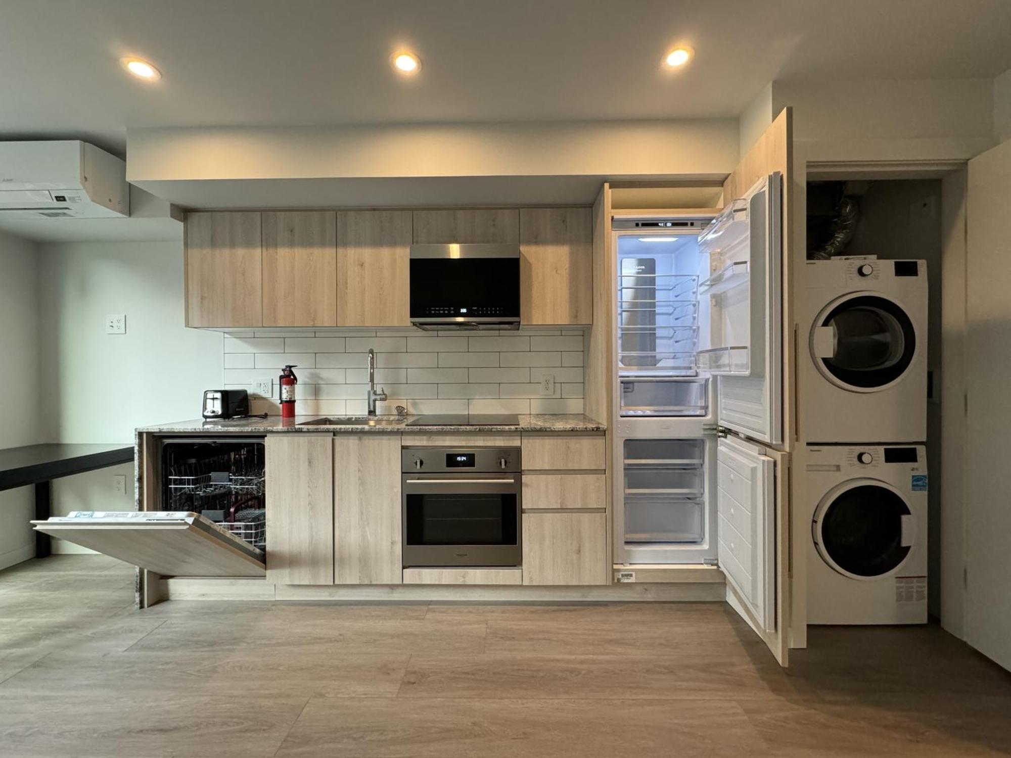 Downtown Center Silverstone Tower I And II Long-Term Booking Only Your Second Home In Vancouver Esterno foto
