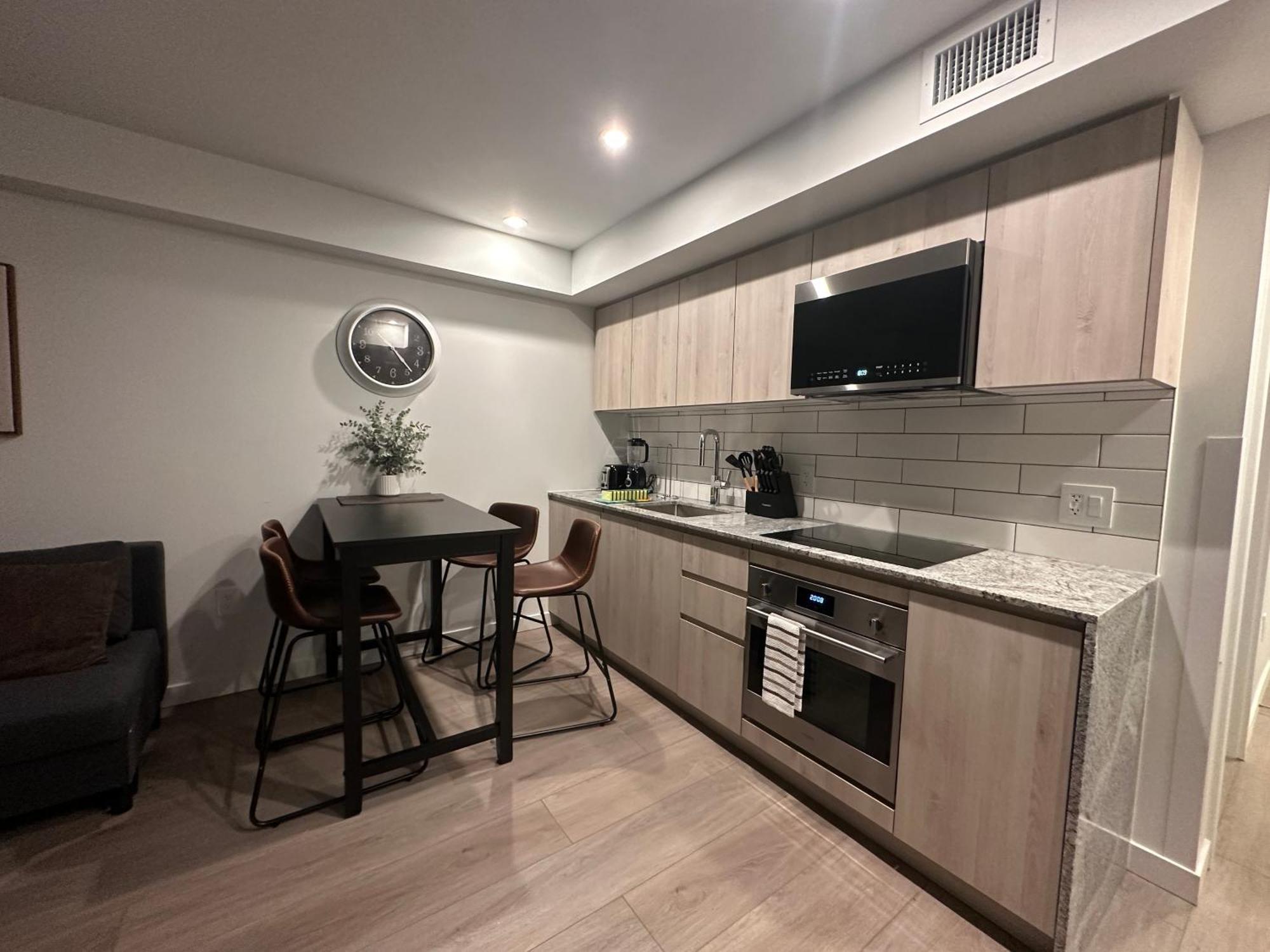 Downtown Center Silverstone Tower I And II Long-Term Booking Only Your Second Home In Vancouver Esterno foto